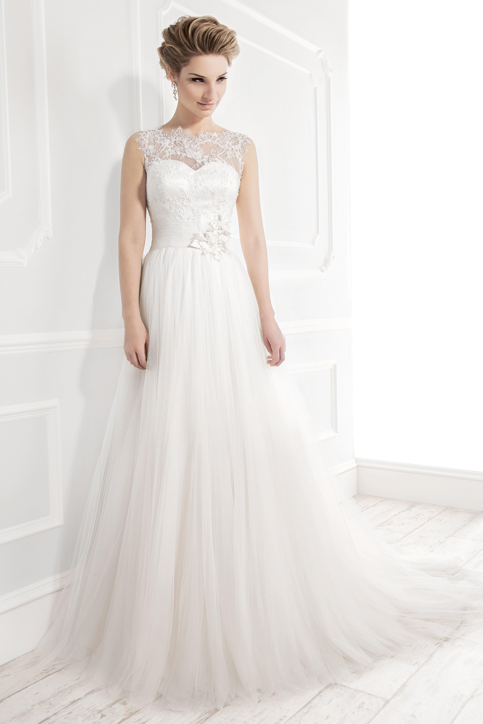Ellis Bridal 19033